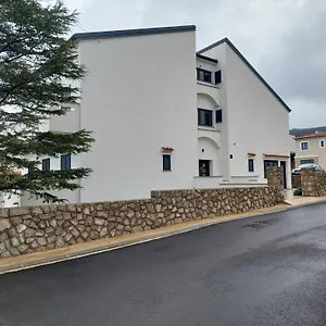 https://apartments-cukar.primorje-gorskikotar.com